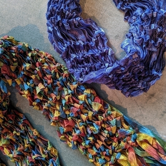 𝅺a Pair of Handmade Fringed Scarves - Picture 2 of 3